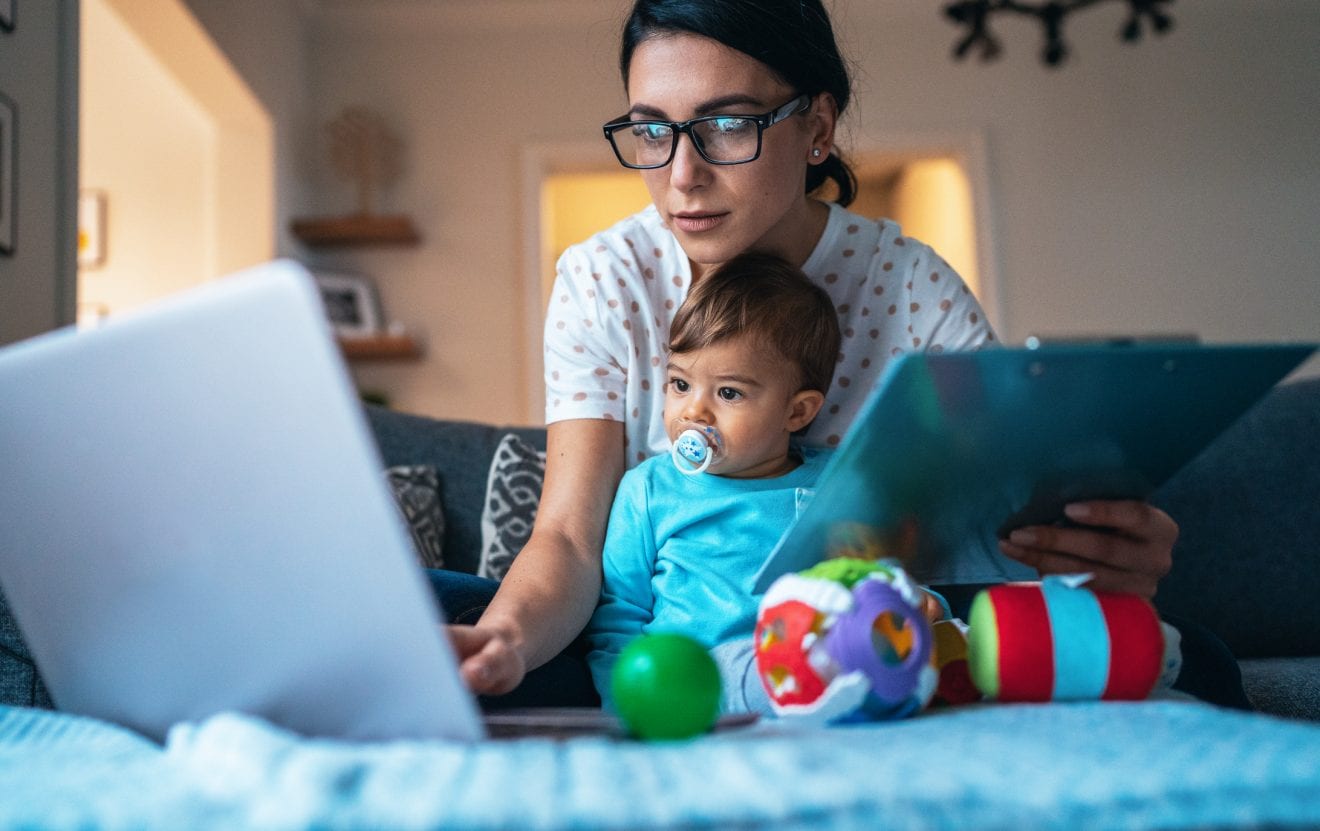 Современное материнство: преодолевая радости и трудности с помощью цифрового руководства