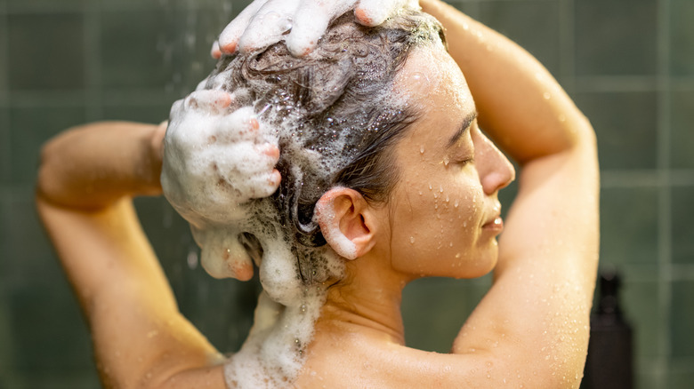 Безсульфатні шампуні — м’який догляд для здорового волосся