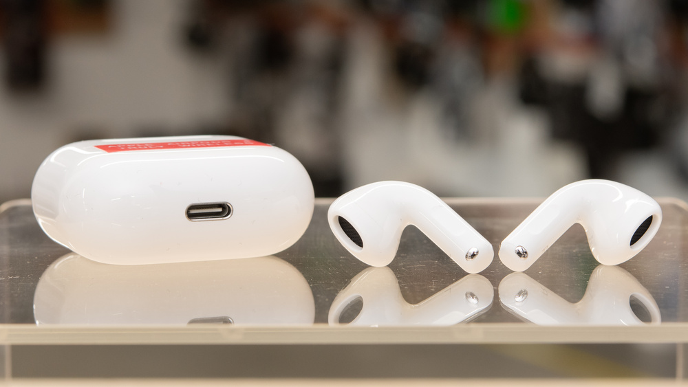 AirPods 4 чи AirPods Pro 3: порівняльний аналіз та технічні відмінності